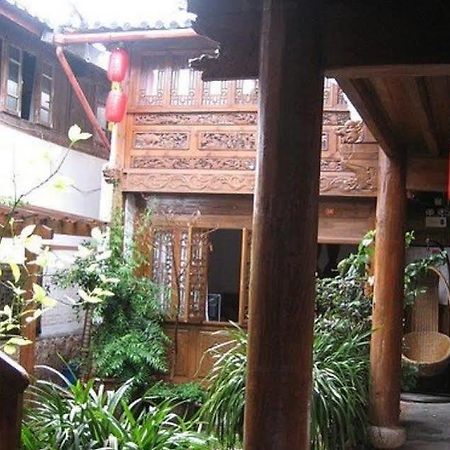 Lijiang Homeland Inn Courtyard 2 Exterior photo